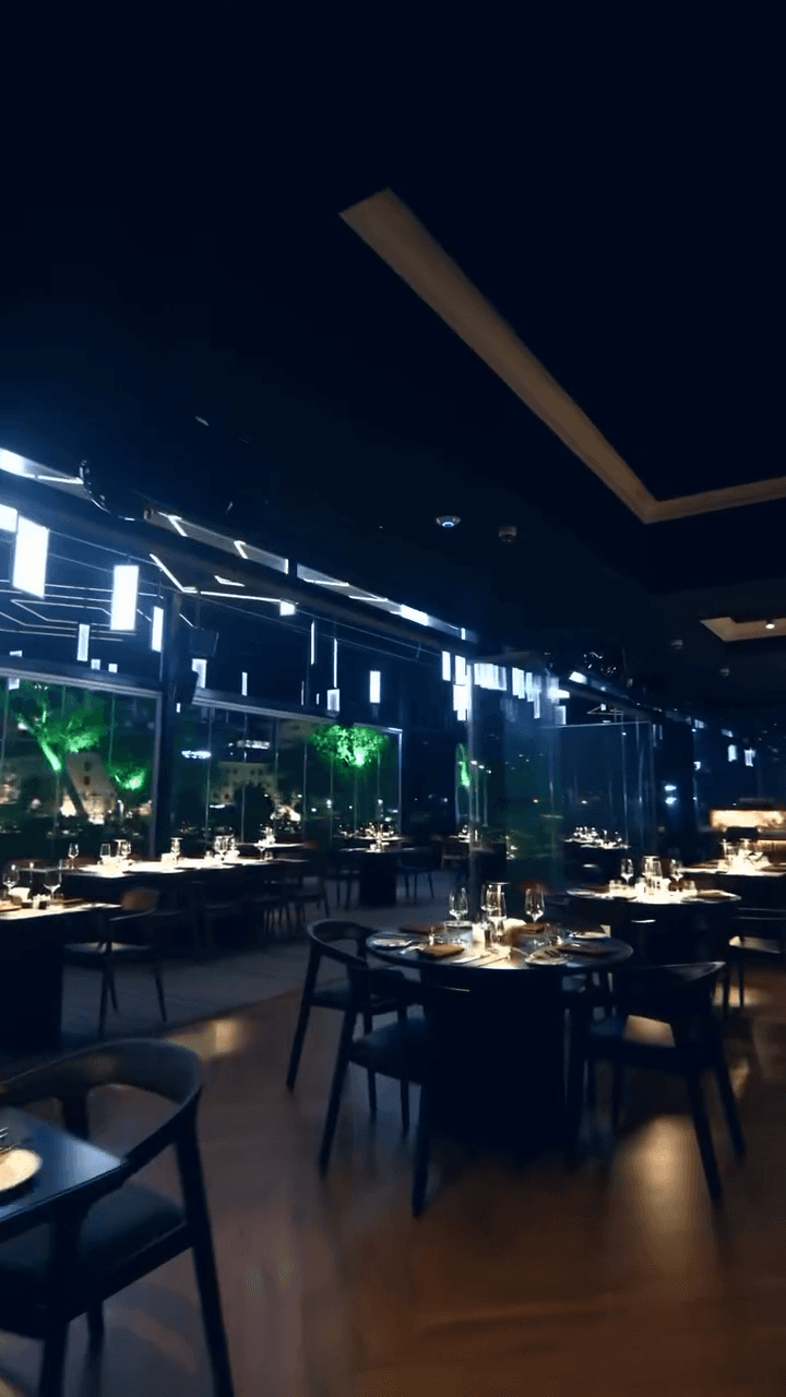 A sala de jantar à noite